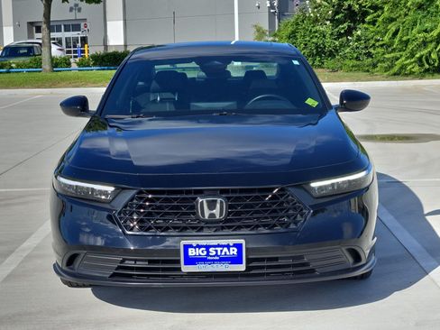Used 2025 Honda Accord Sport image 6