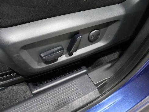 Used 2022 Nissan Rogue SV image 11