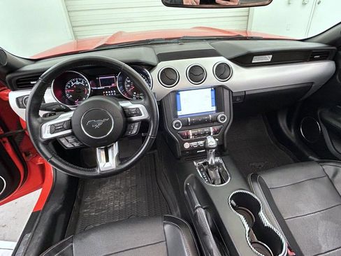 Used 2016 Ford Mustang Premium image 12