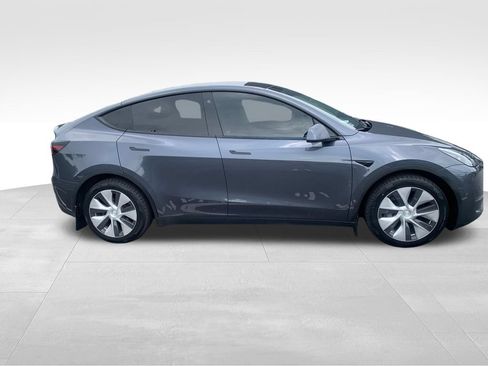 Used 2023 Tesla Model Y Long Range AWD/4WD image 6