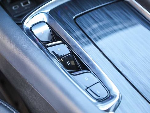 Used 2023 Buick Enclave Essence image 20