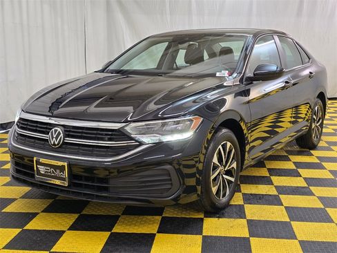 Used 2024 Volkswagen Jetta S image 7