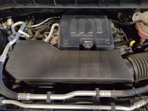 Used 2021 Chevrolet Silverado 1500 Custom AWD/4WD image 30