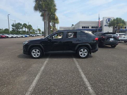 Used 2019 Toyota RAV4 XLE w/ Convenience Package FWD image 5