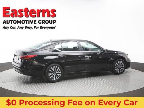 Used 2024 Nissan Altima 2.5 SV FWD image 42
