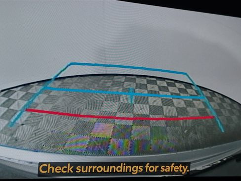 Used 2024 Toyota Highlander LE image 28