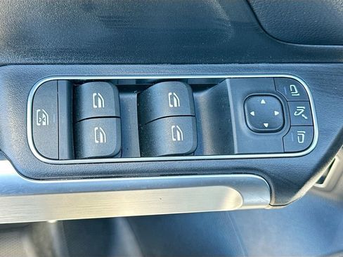 Used 2024 Mercedes-Benz GLB 250 image 17