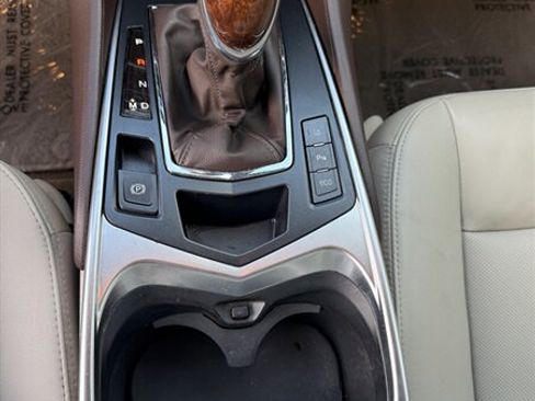 Used 2014 Cadillac SRX Luxury image 11