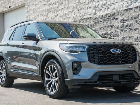 Used 2026 Ford Explorer ST-Line AWD/4WD image 2