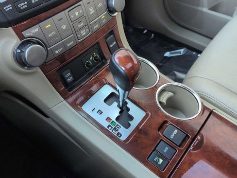 Used 2011 Toyota Highlander Limited image 35