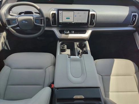 New 2026 Ford Expedition Active image 15