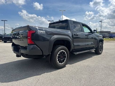 Used 2024 Toyota Tacoma TRD Off-Road AWD/4WD image 6