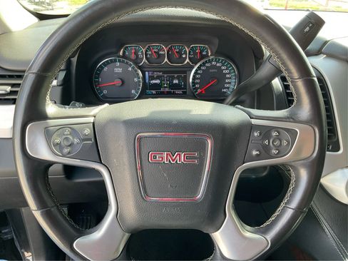 Used 2017 GMC Yukon XL SLE w/ Convenience Package RWD image 16