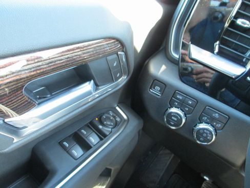 New 2026 GMC Sierra 3500 SLE w/ SLE Value Package image 17