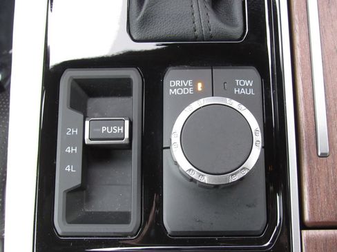Used 2024 Toyota Sequoia Platinum AWD/4WD image 38