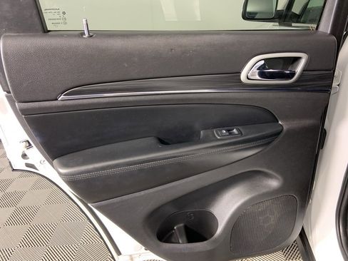 Used 2021 Jeep Grand Cherokee Limited image 28