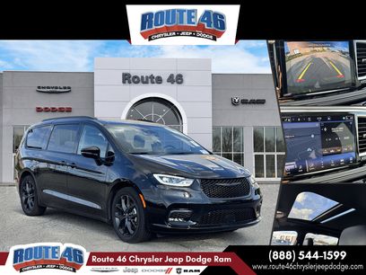 Used 2025 Chrysler Pacifica Limited