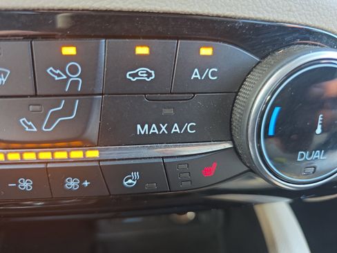 Used 2022 Ford Escape SEL w/ Technology Package image 25