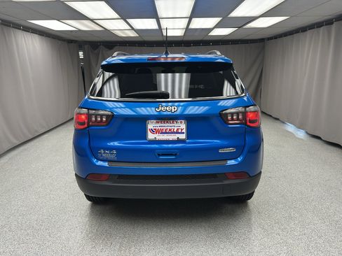 Used 2018 Jeep Compass Latitude w/ Popular Equipment Group AWD/4WD image 3