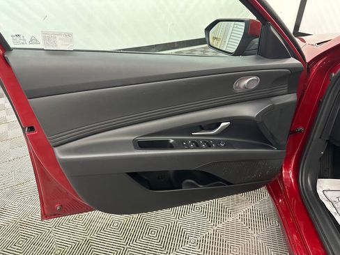 Used 2025 Hyundai Elantra SEL w/ Cargo Package FWD image 10