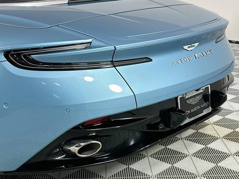 Used 2024 Aston Martin DB12 Convertible RWD image 8