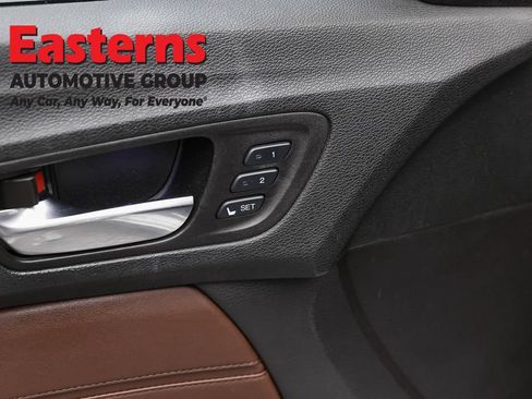 Used 2017 Acura TLX FWD image 21