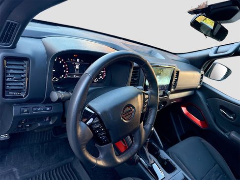 Used 2024 Nissan Frontier PRO-4X w/ Pro Convenience Package image 9