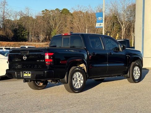 Certified 2022 Nissan Frontier SV w/ Technology Package image 3