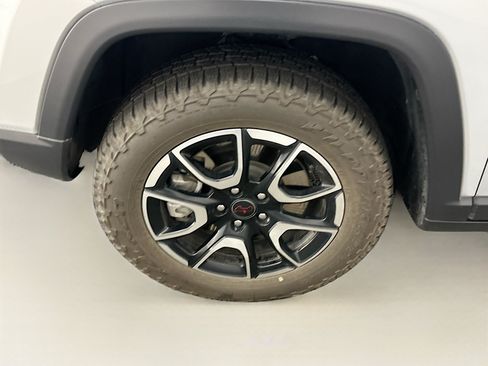 Used 2025 Jeep Compass Trailhawk AWD/4WD image 11