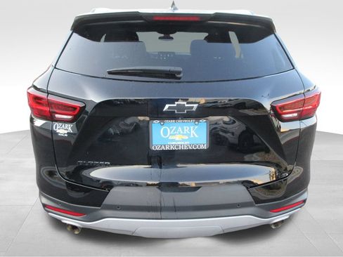 Used 2024 Chevrolet Blazer LT w/ Convenience Package FWD image 4