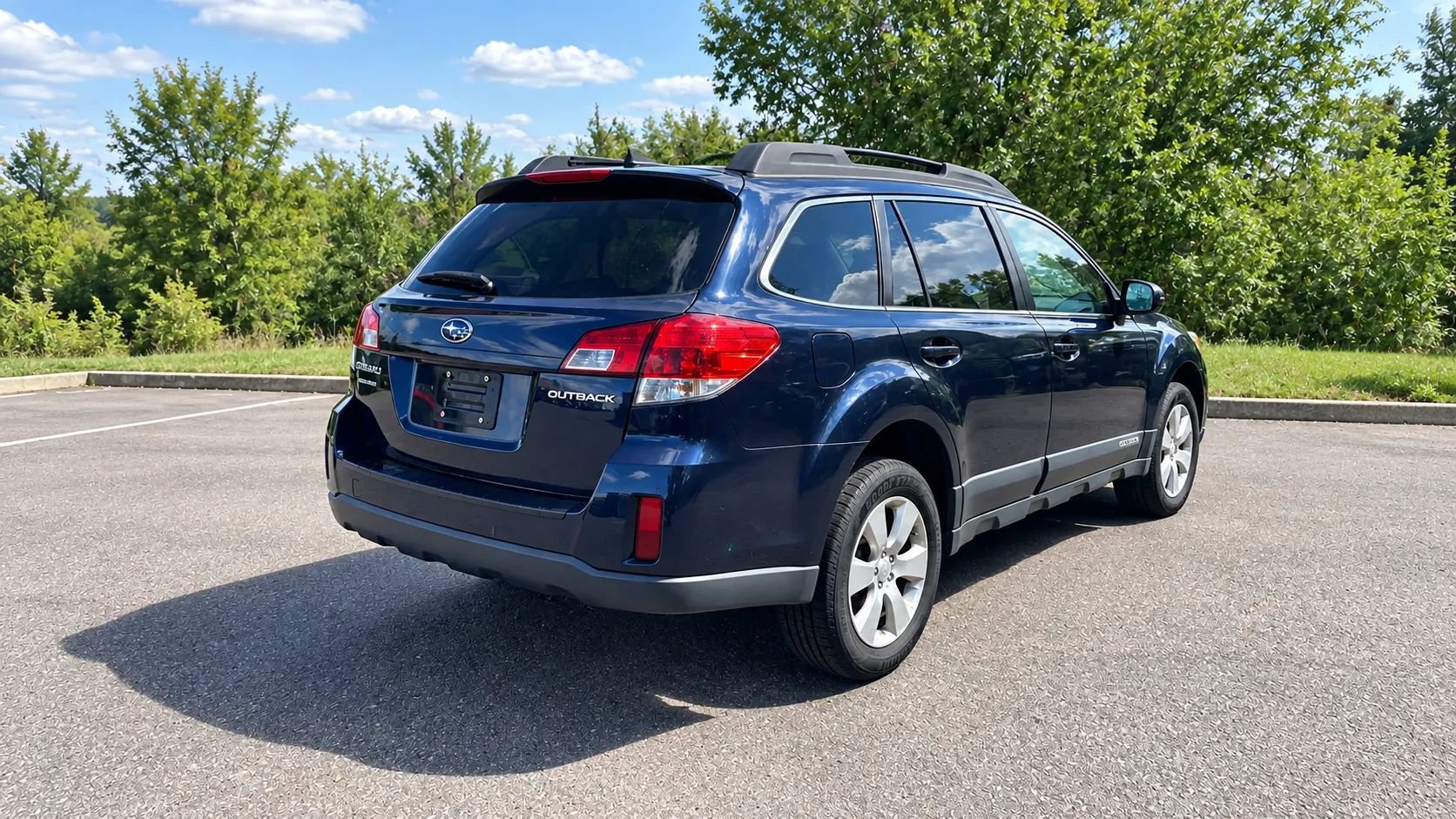 Used 2012 Subaru Outback 2.5i Premium w/ All-Weather Pkg AWD/4WD image 6