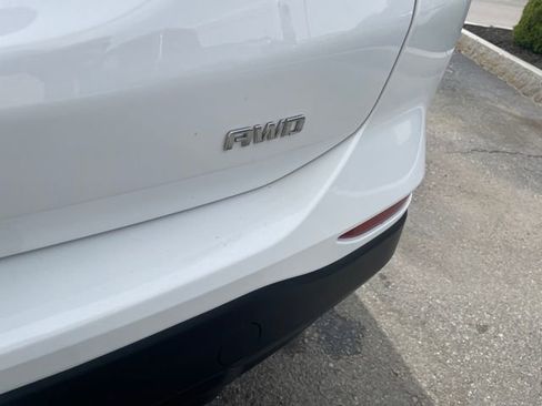 Used 2024 Chevrolet Equinox LS AWD/4WD image 13