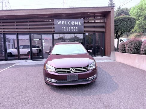Used 2014 Volkswagen Passat TDI SEL Premium FWD image 3