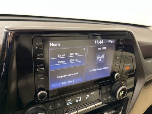 Used 2021 Toyota Highlander XLE image 33