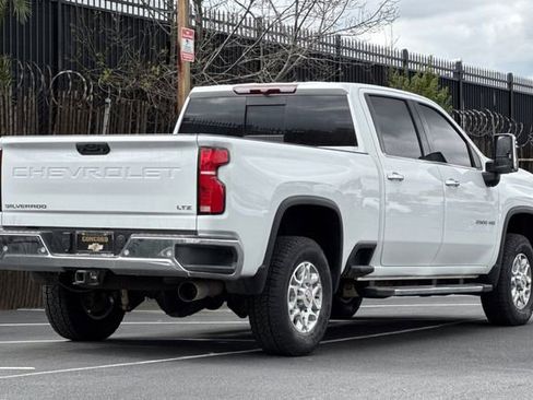 Used 2024 Chevrolet Silverado 2500 LTZ w/ LTZ Convenience Package image 4