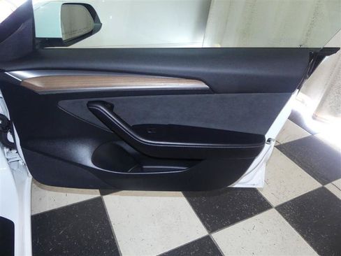 Used 2023 Tesla Model 3 Standard Range RWD image 23