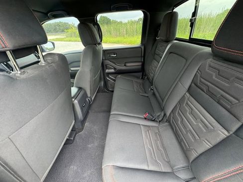 Used 2025 Nissan Frontier PRO-4X AWD/4WD image 29
