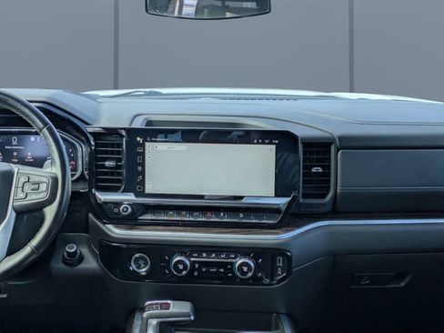 Used 2022 GMC Sierra 1500 Elevation w/ X31 Off-Road Package AWD/4WD image 18