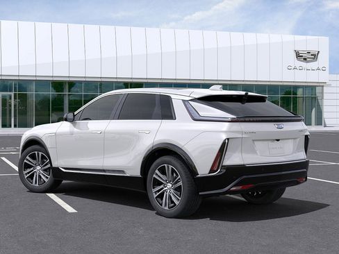 New 2025 Cadillac Lyriq Luxury image 3