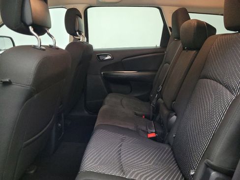 Used 2020 Dodge Journey SE image 18