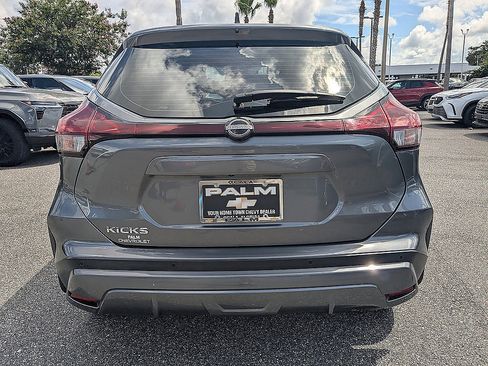 Used 2023 Nissan Kicks S FWD image 5