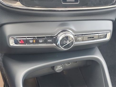 New 2026 Volvo XC40 B5 Ultra w/ Protection Package Premier image 23