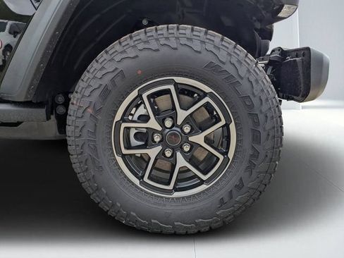New 2026 Jeep Gladiator Rubicon w/ Safety Group AWD/4WD image 10