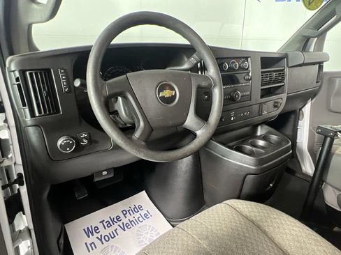 Used 2019 Chevrolet Express 2500 RWD image 10