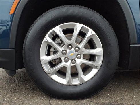 Used 2022 Chevrolet Traverse LS image 10