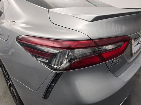 Used 2022 Toyota Camry SE image 18