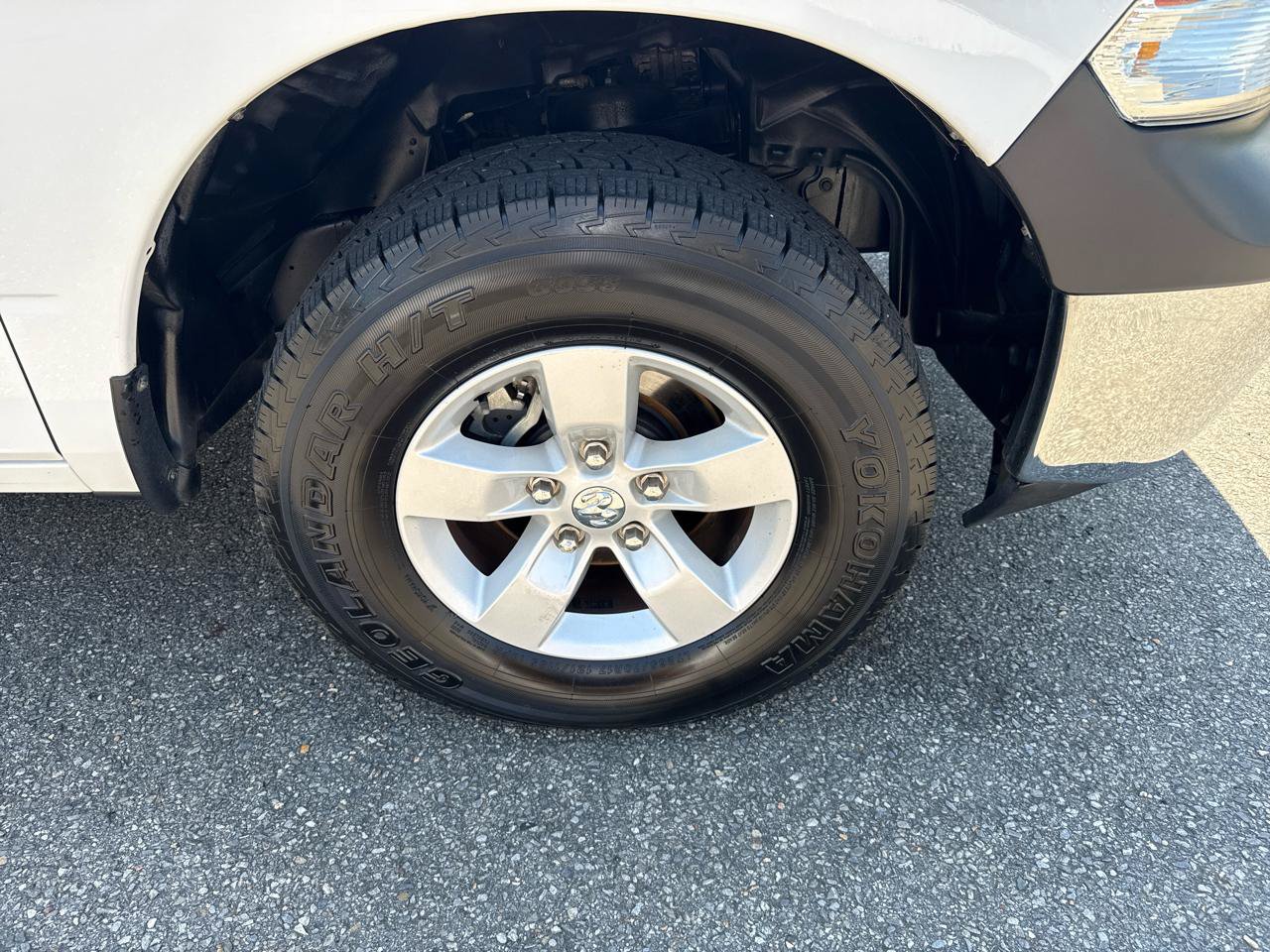 Used 2018 RAM 1500 Tradesman w/ Chrome Appearance Group AWD/4WD image 17