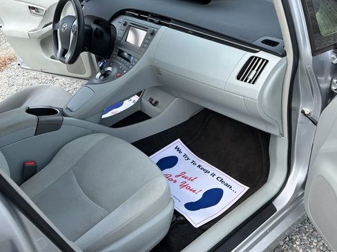 Used 2014 Toyota Prius Three image 30