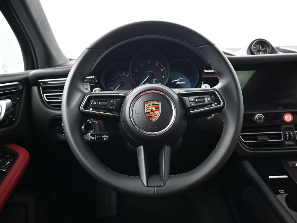 Used 2026 Porsche Macan AWD/4WD image 13