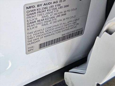 Certified 2025 Audi Q3 2.0T Premium w/ Convenience Package AWD/4WD image 24